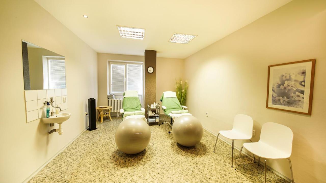 Maj Hotel Medical Wellness ピエシュチャニ エクステリア 写真